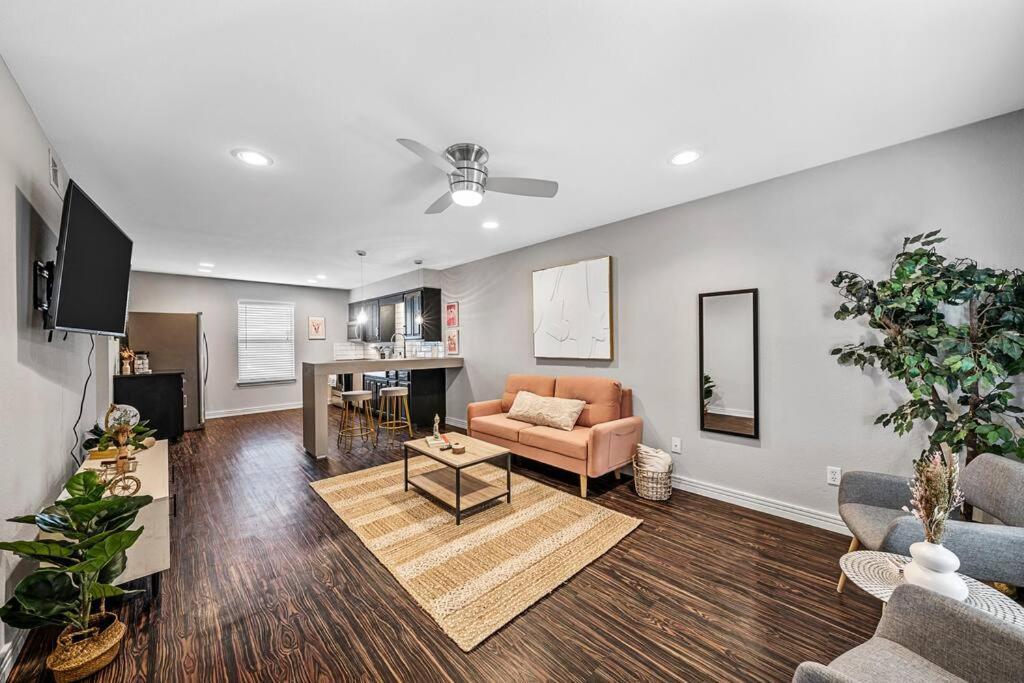 Luxe Condo In City Center Waco Zewnętrze zdjęcie