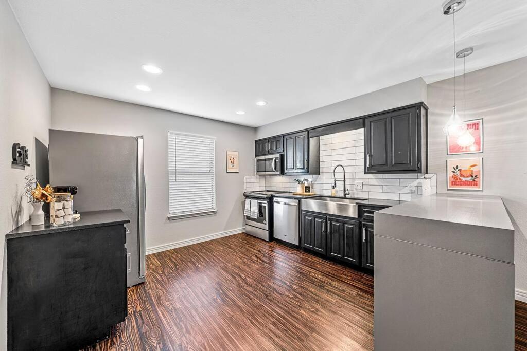 Luxe Condo In City Center Waco Zewnętrze zdjęcie
